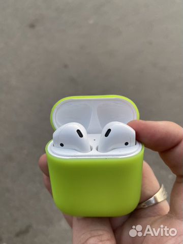 Airpods (2 поколение) Airpods (2 поколение)