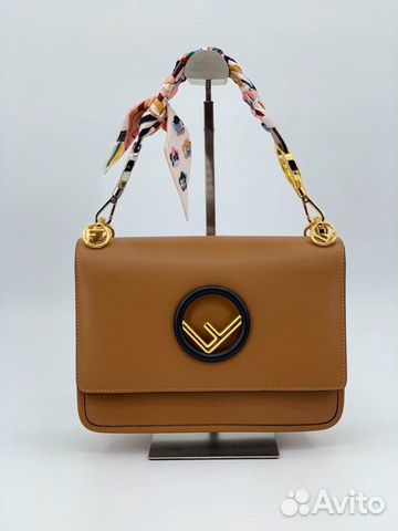 Новая женская сумка на плечо коричневая кожа Fendi Новая женская сумка на плечо коричневая кожа Fendi