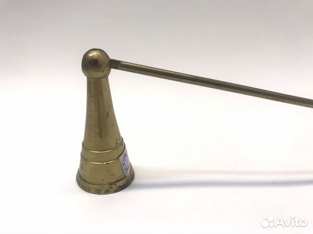 А558 Старинная латунная тушилка для свечей, Англия А558 Старинная латунная тушилка для свечей, Англия