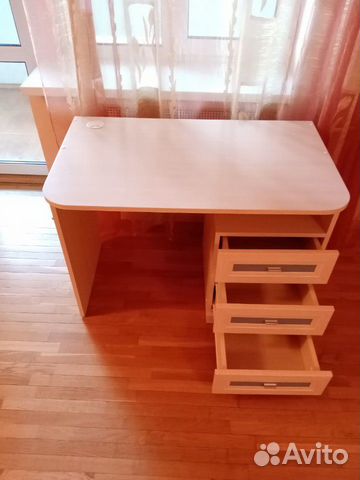 Письменный стол Письменный стол