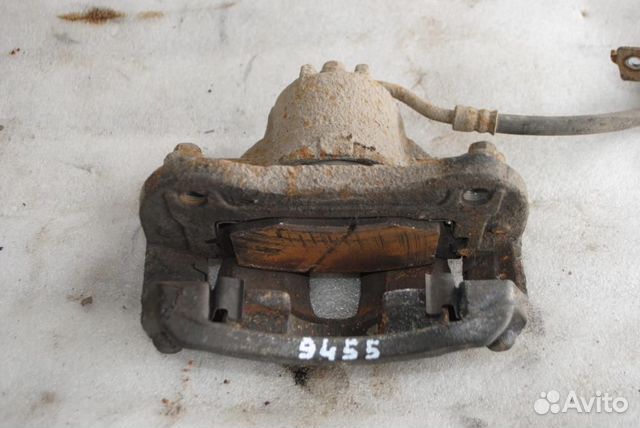 Суппорт передний правый 581301J100 Hyundai i20