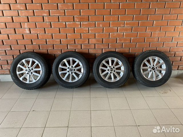 Volkswagen Tiguan, 215/65 r16