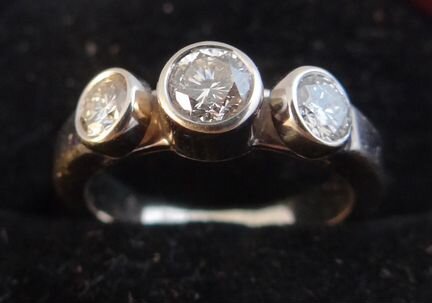 Кольцо Золото 750 Бриллианты