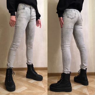 Джинсы Stradivarius