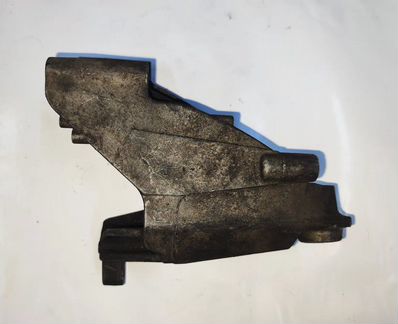 Кронштейн двигателя левый Volkswagen Crafter