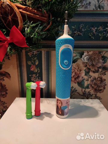 Электрическая зубная щетка детская Oral-B