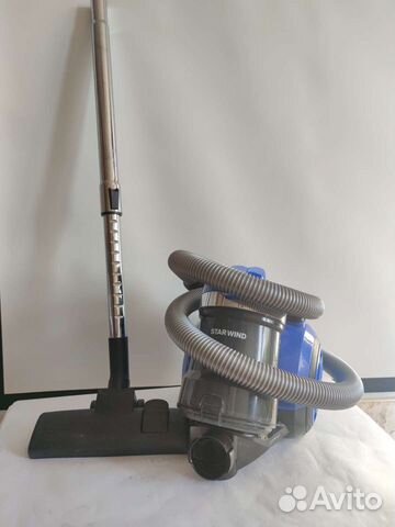 Бытовой пылесос Starwind Работает