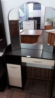 Столик туалетный