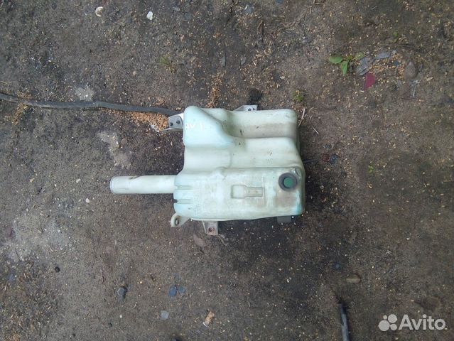 Бачок омывательный на Avensis 1 T22