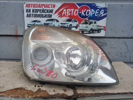 Фара передняя правая Kia Carens 2006-2012
