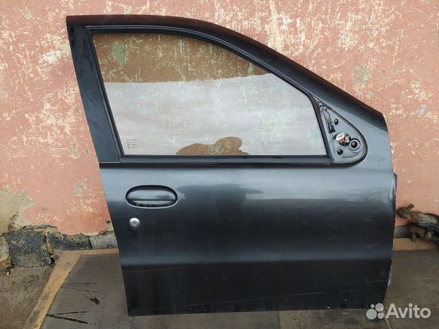 Передняя правая дверь fiat albea
