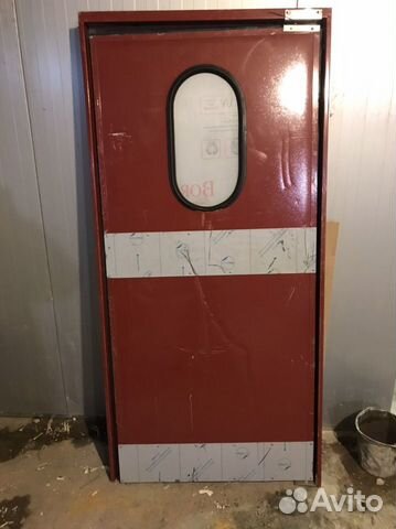 Дверь маятниковая