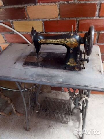 Швейная машина Singer
