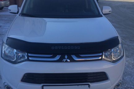 Дефлектор капота