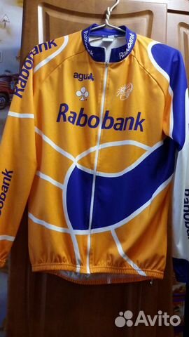 Спортивная кофта на мальчика (на рост 164-170)