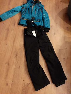 Костюм горнолыжный