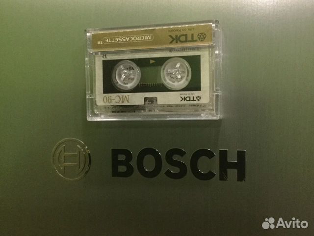 Магнит на холодильник микро-Аудиокассета