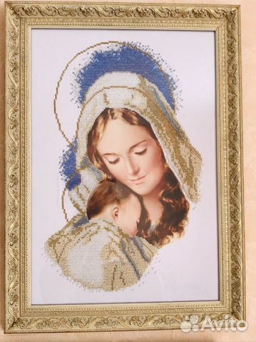 Картина «Мадонна с младенцем» вышита бисером