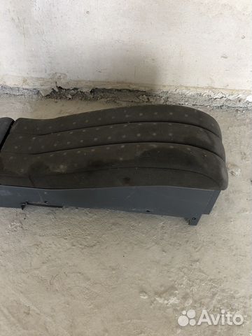 Бардачок между сидений