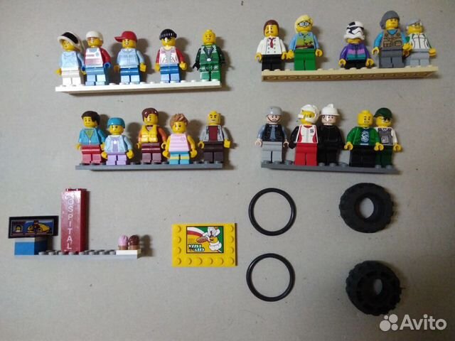 Лего фигурки и детальки