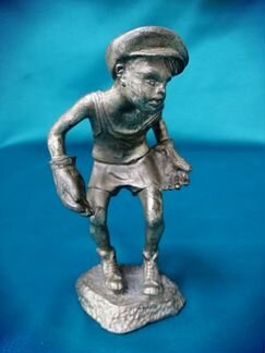 Бронзовая статуэтка 