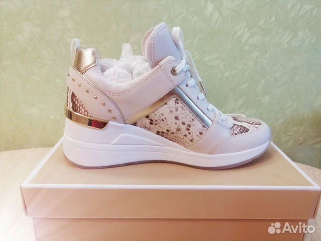 Кроссовки женские 39 новые