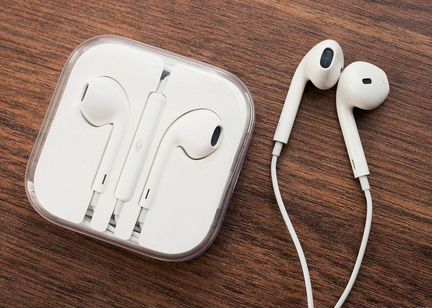 Футляр для проводных наушников Apple