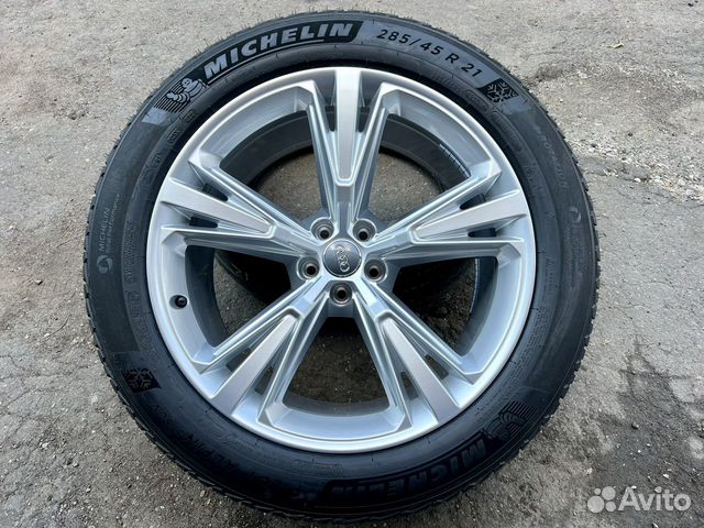 Колеса Audi Q8 SQ8 R21 оригинал зима Michelin