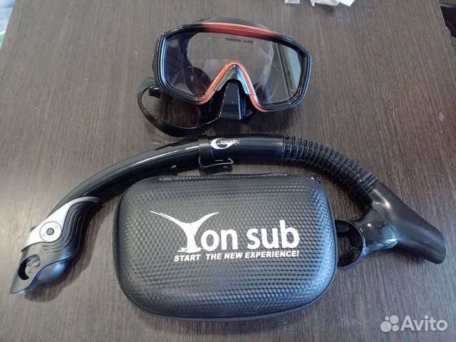 Маска с трубкой для подводного плавания