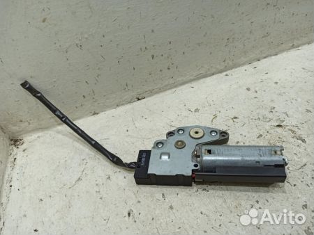 Моторчик люка мерседес 210