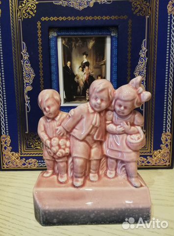 Статуэтка фаянсовая дети Европа (редкое клеймо)