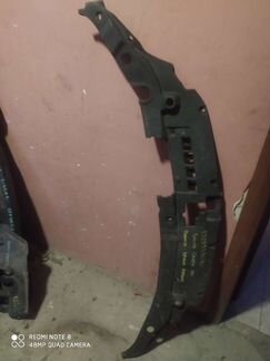 Toyota Camry накладка замка капота