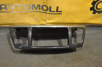 Консоль магнитолы toyota voxy AZR60G