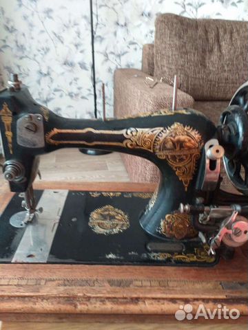 Старинная швейная машина Singer