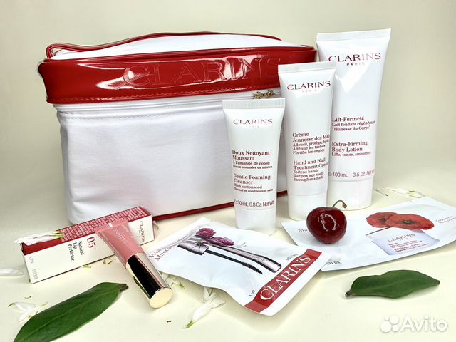 Подарочный набор clarins. Подарочные наборы косметика кларанс. Подарочный набор кларанс. Подарочный набор clarins. Clarins крем для тела eau.