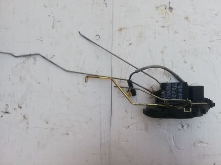 Замок передней правой двери Kia Spectra