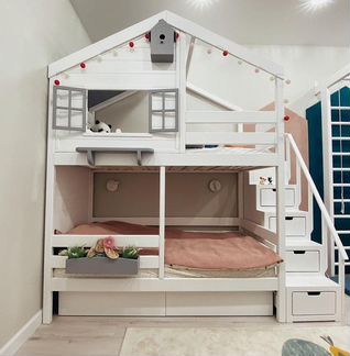 Детская двухъярусная кровать из массива