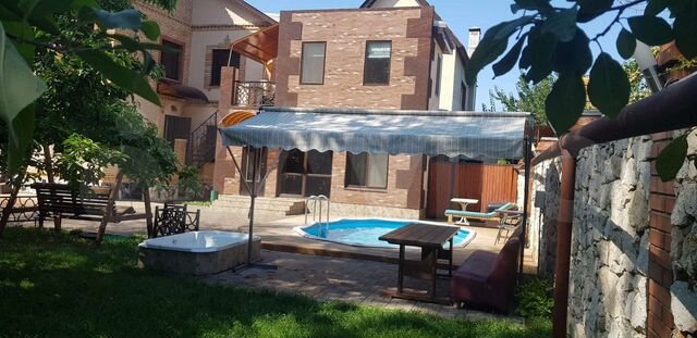 Дом 200 м² на участке 6 сот.