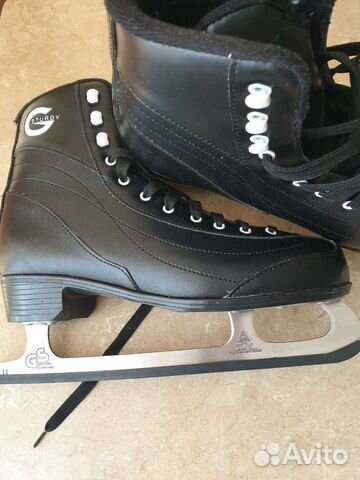 Коньки фигурные 44 размера новые