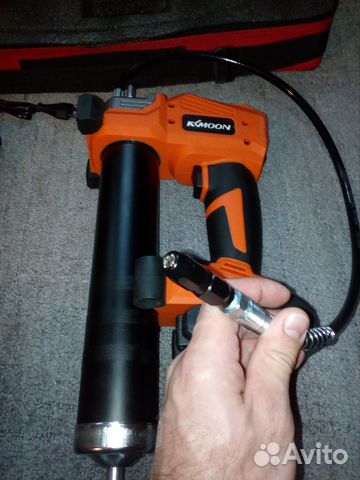 Пистолет плунжерный для смазки на аккумуляторе