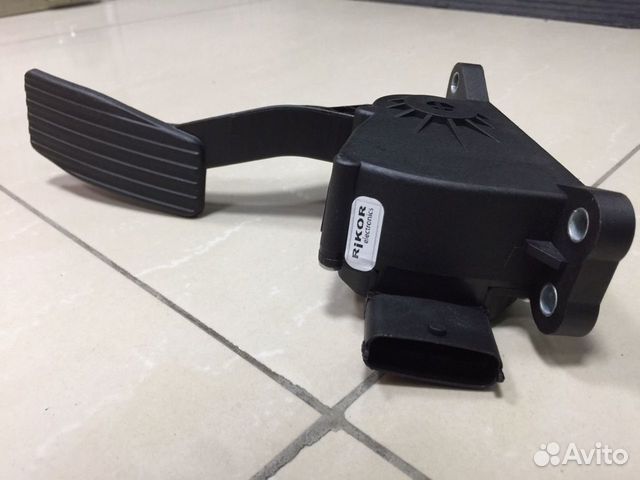 Электронная педаль газа Приора