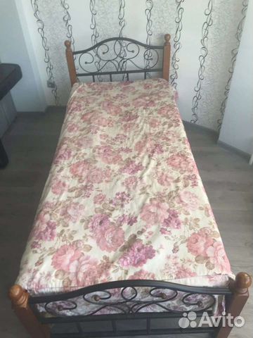Кровать полутороспальная с матрасом