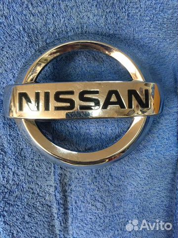 Эмблема на автомобиль