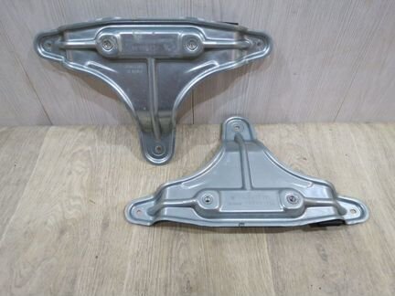 Кронштейн стеклоподъемника Porsche Cayenne 957