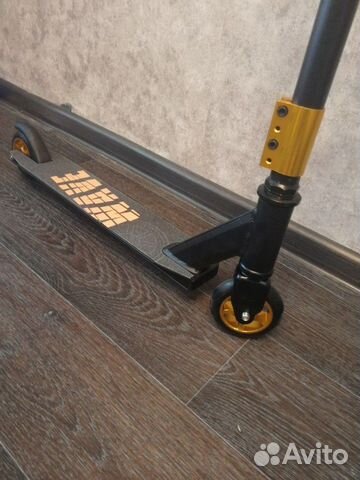 Самокат трюковой красивый