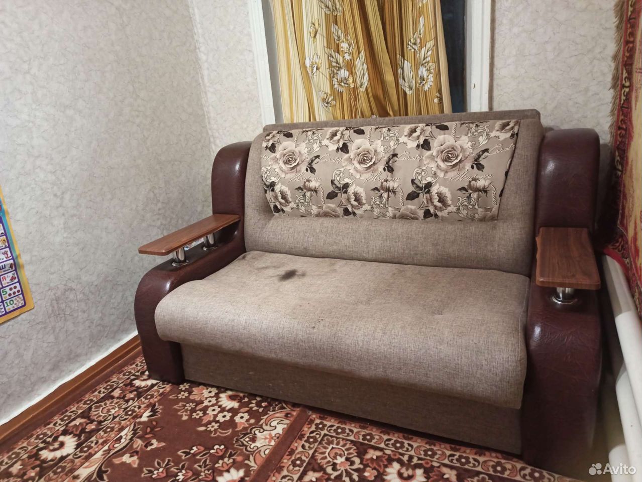 БЭУШНАЯ мебель диван