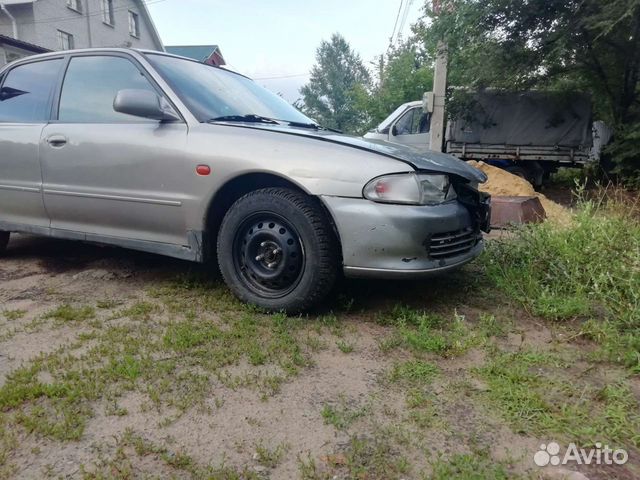 Mitsubishi Lancer 1.6 МТ, 1995, битый, 300 000 км