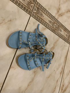 Босоножки голубые