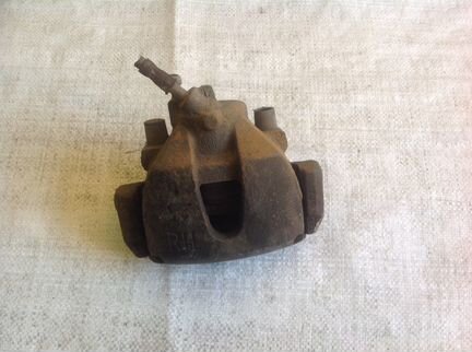 Суппорт передний правый Форд Фокус 2 / Ford Focus