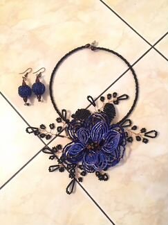 Комплект колье и серьги ручной работы (бисер)